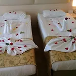 Mg Moms Kemer
