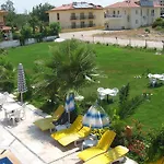 Mg Moms Hotel